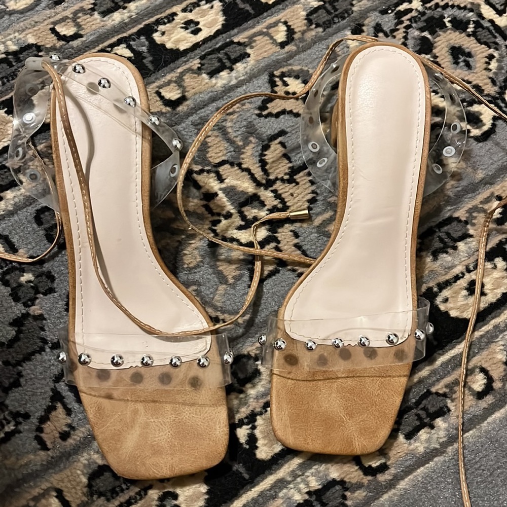 Womens 8.5 strappy studded heels